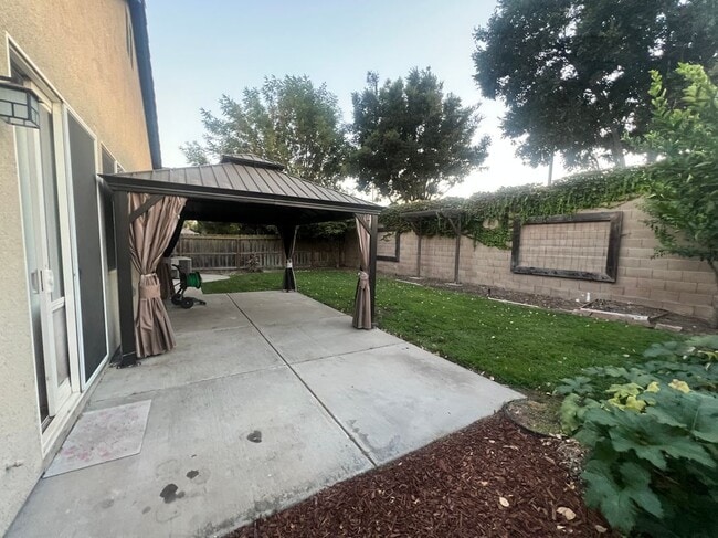 Building Photo - 1623 Bermuda Ln