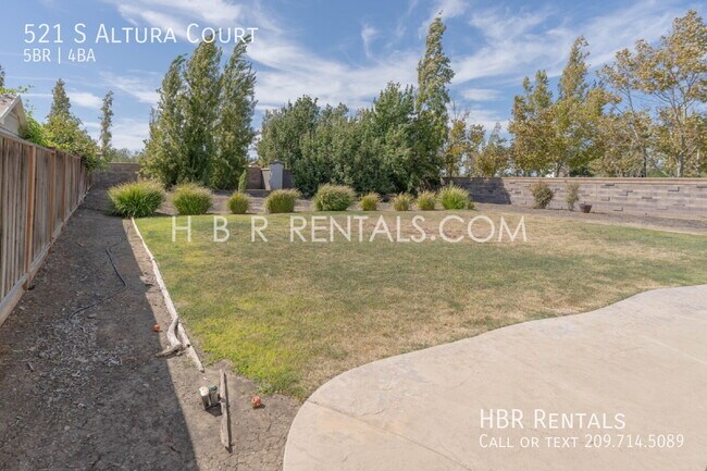 Building Photo - 521 S Altura Ct