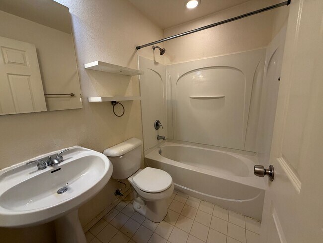 Building Photo - 540 Eyak Dr
