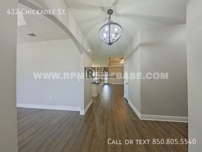 Building Photo - 432 Chickadee St