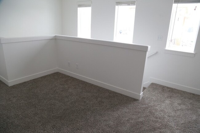 Building Photo - 181 E 550 N