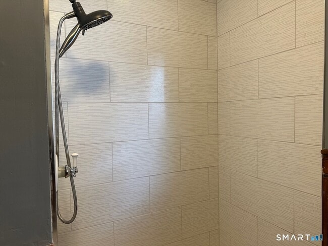 Building Photo - 184 S Main St