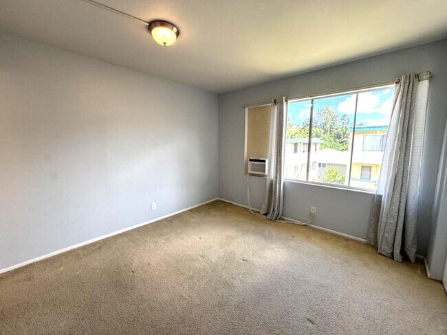 Building Photo - 46-232 Kahuhipa St #B204