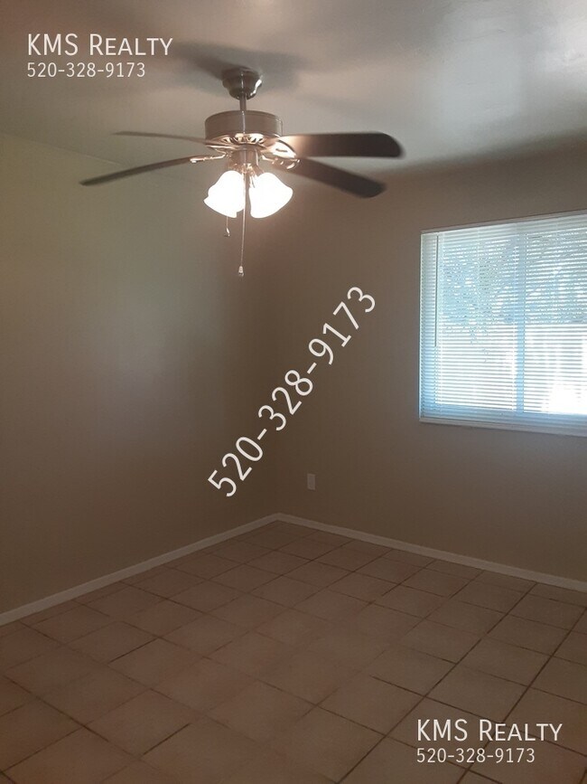 Building Photo - 7271 E Bellingham Dr