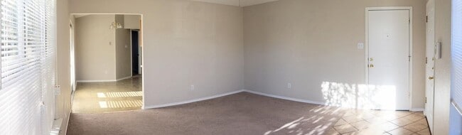 Building Photo - 2301 Flintstone Cir