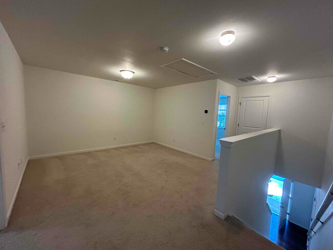 Building Photo - 112 Davenport Dr