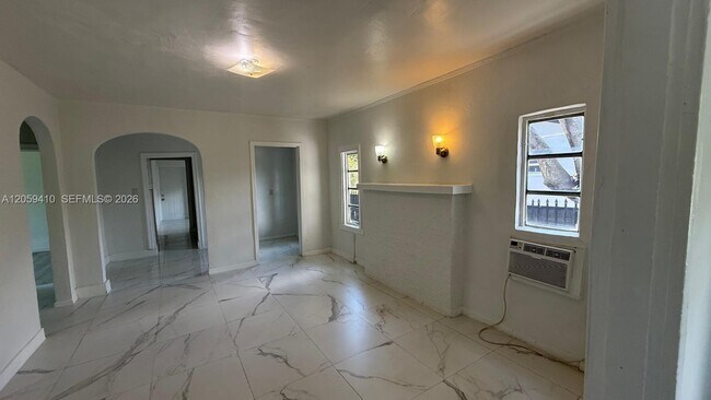 Building Photo - 836 NW 29th Terrace