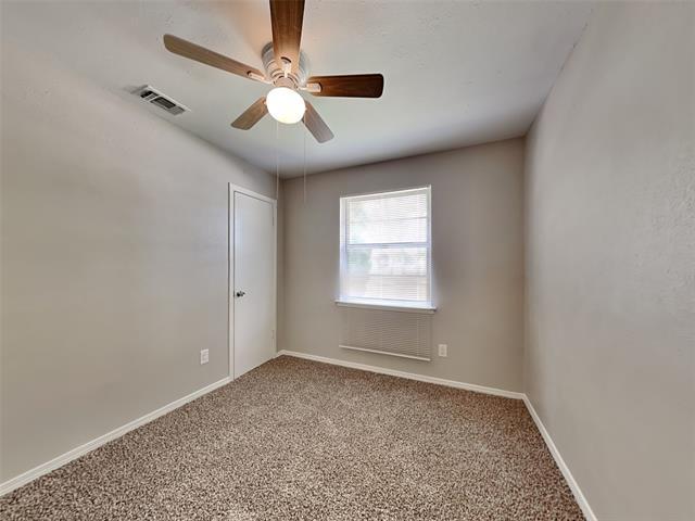 Building Photo - 2116 Crockett Dr
