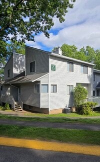Building Photo - 403 Cypress Rd
