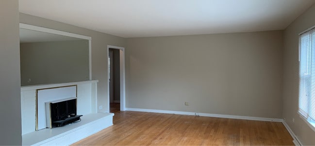 Building Photo - 623 Tiffany Dr