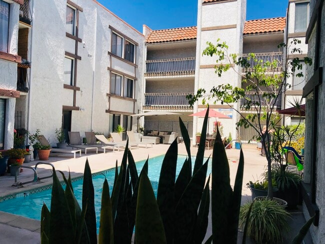 Building Photo - 515 N Jackson St