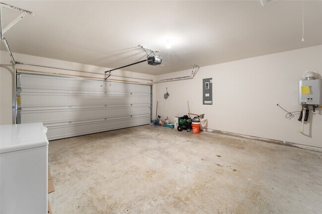 Building Photo - 745 John Adams Ct