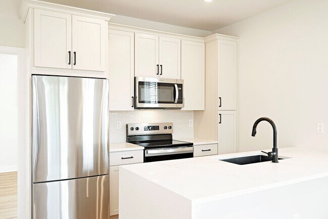 Building Photo - A Rare Find In Belmont - Brand New Apartme...