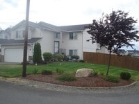 Building Photo - Beautiful 4 Bedroom Home on a Corner Lot i...