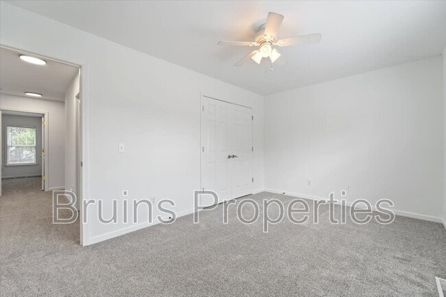 Building Photo - 1520 Birkdale Ct