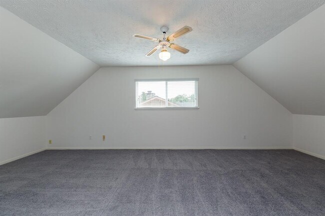 Building Photo - 2815 Field Line Dr