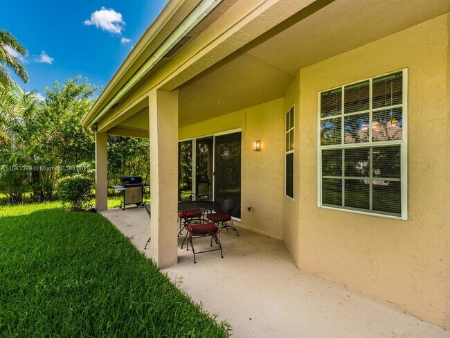 Building Photo - 584 Cambridge Dr