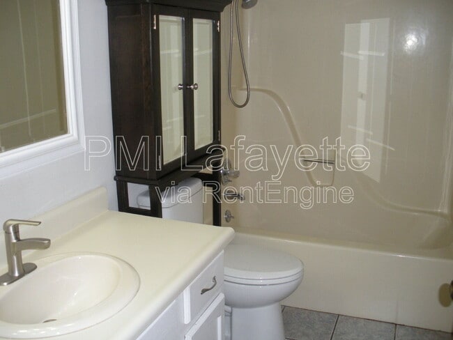 Building Photo - 210 Windy Hill Dr