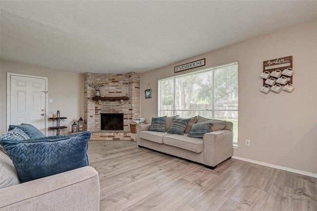 Building Photo - 307 Countryside Dr