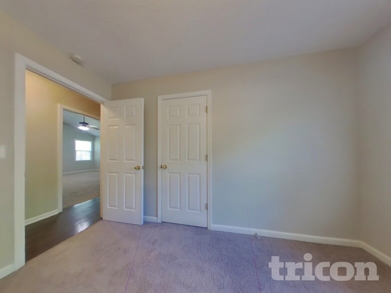 Building Photo - 891 Old Farm Walk