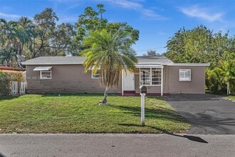 Building Photo - 4214 SW 49th Ct