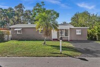 Building Photo - 4214 SW 49th Ct