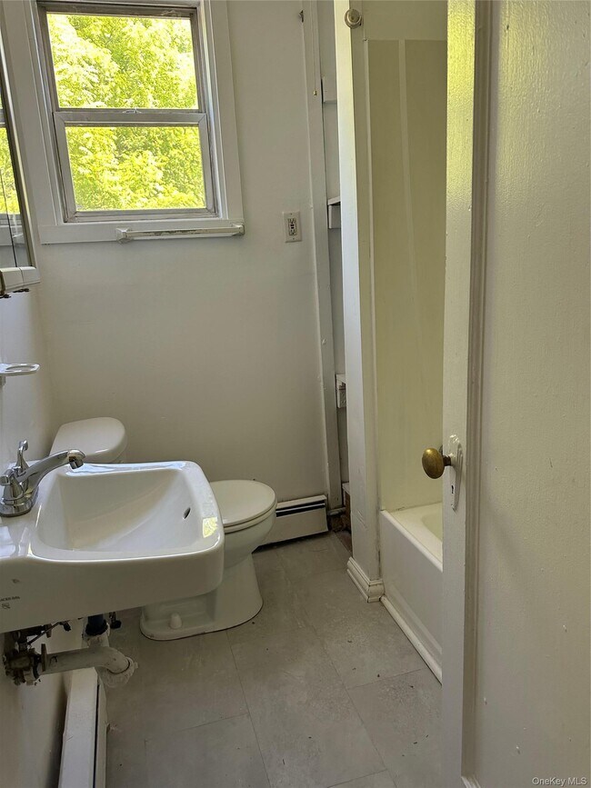 Building Photo - 1110 NY-94