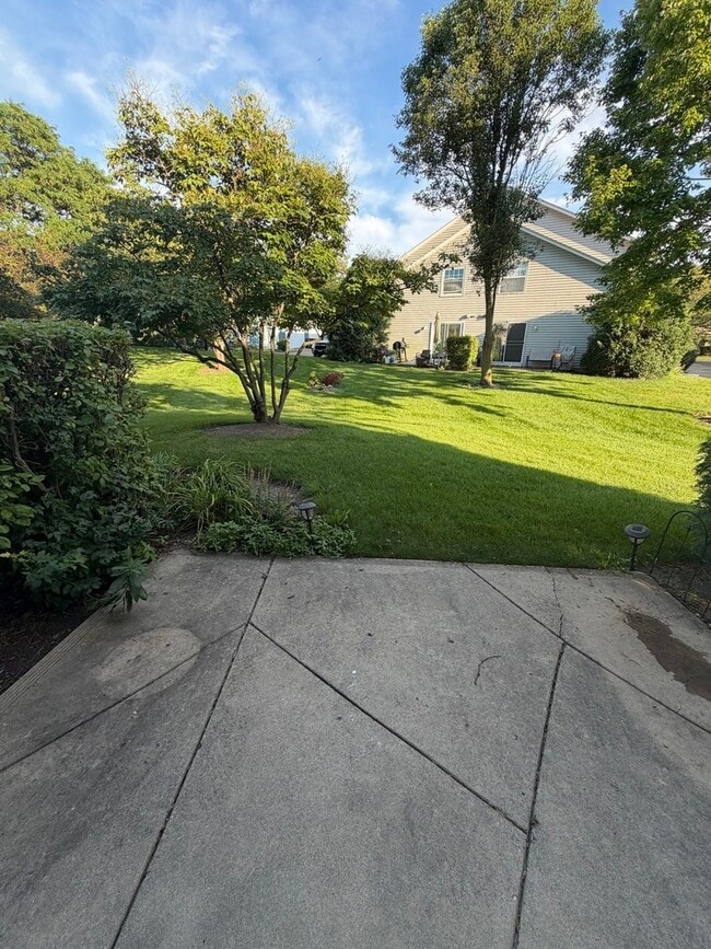 Building Photo - 371 Wisteria Dr