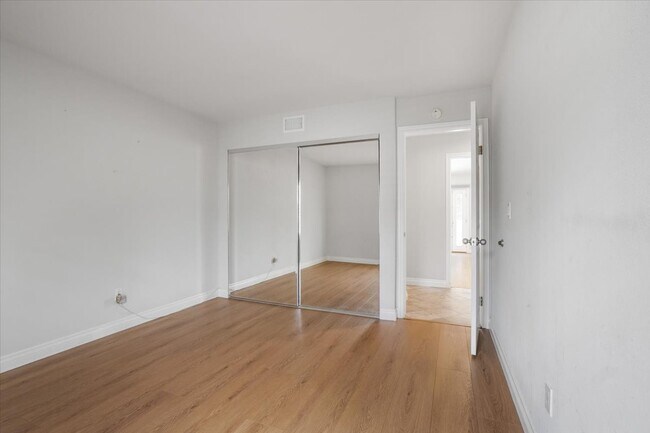 Building Photo - 7365 Pomelo Dr