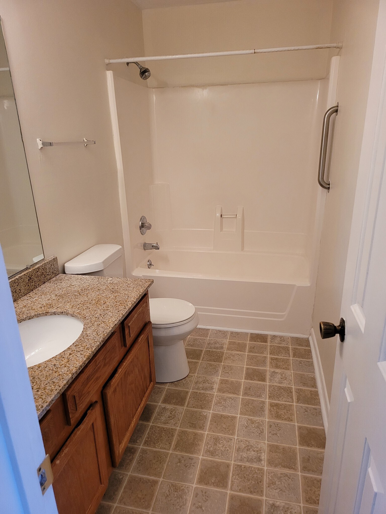 Building Photo - 255 Mayflower Ln N