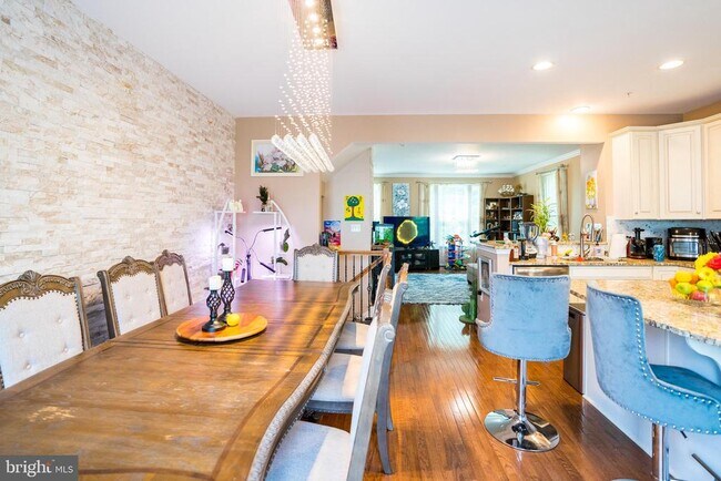 Building Photo - 7855 Port Capital Dr