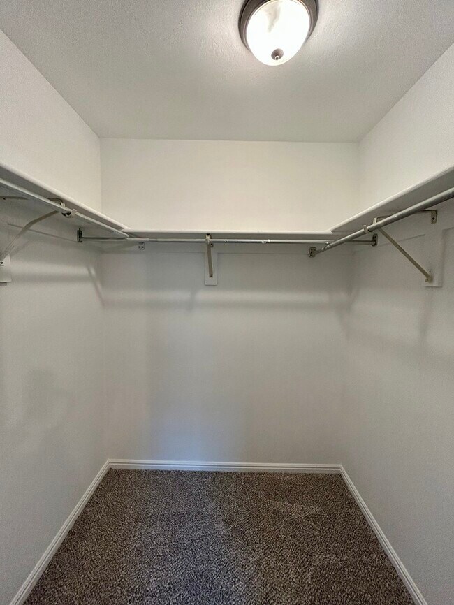 Building Photo - Remodeled 3 Bed, 2 Bath Home in West Jordan — Available Now