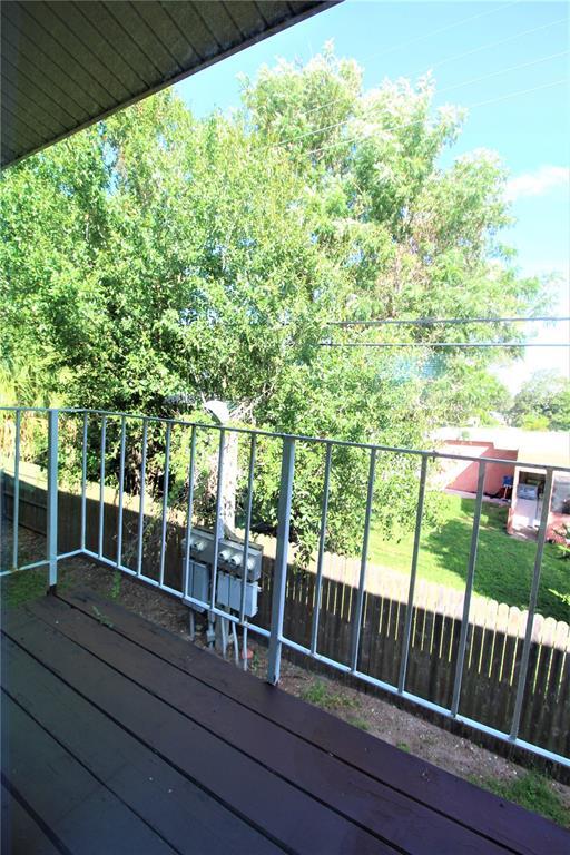 Building Photo - 3001 Bee Ridge Rd