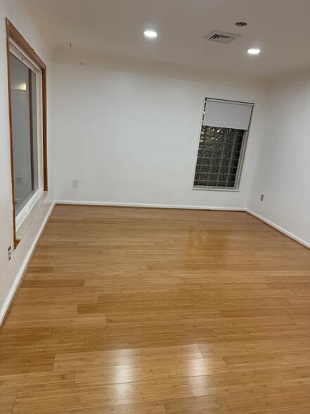 Building Photo - 5654 Burger St