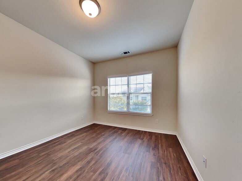 Building Photo - 5513 Soledad Dr