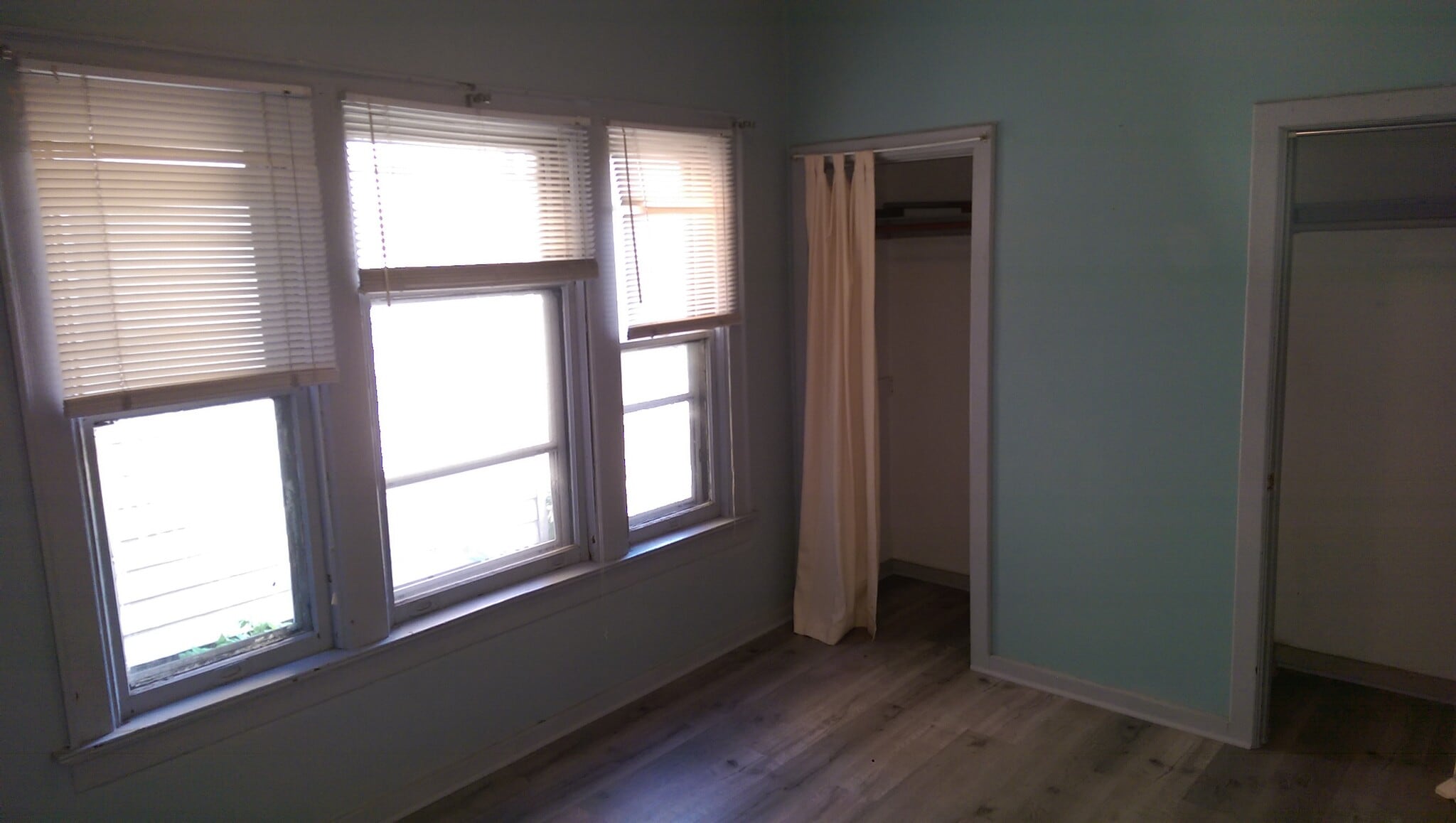 Building Photo - 3267 N Bartlett Ave