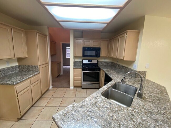 Building Photo - Charming Antelope Home - Open House Tuesday April 28th 4-4:30 PM