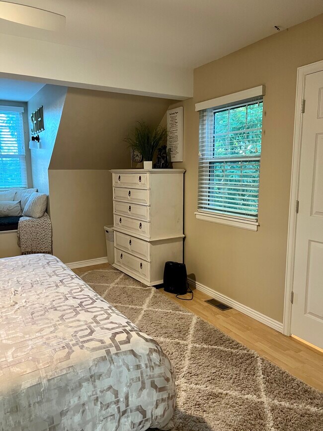 Building Photo - 13324 E Asbury Dr