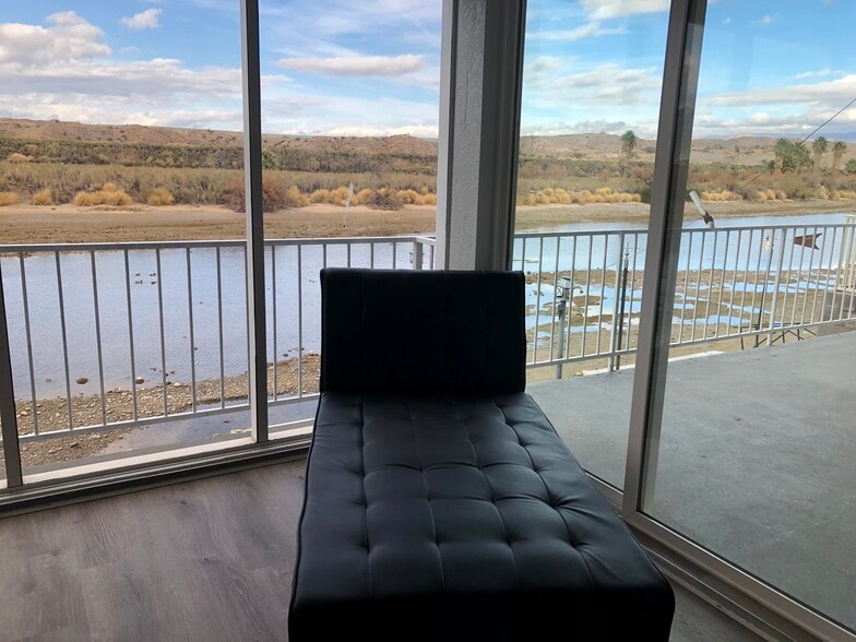 Building Photo - 1391 Riverfront Dr