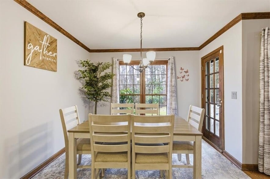 Building Photo - 2970 Woodruff Dr