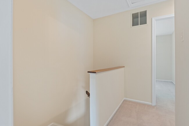 Building Photo - 11740 Stonegate Ln