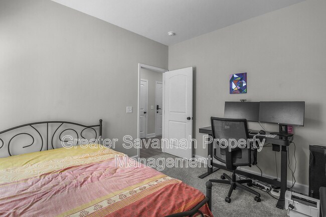Building Photo - 208 Alyssa Ave