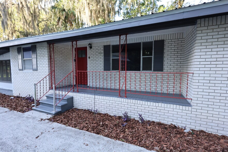 Building Photo - 617 Crill Ave