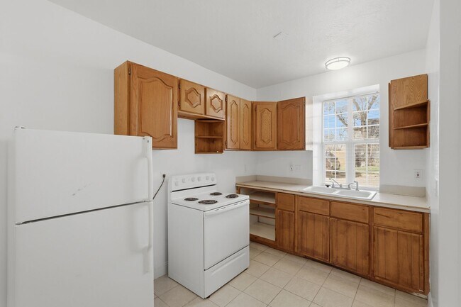 Building Photo - 541 27th St