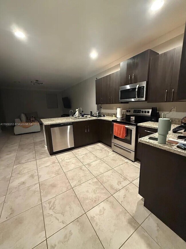 Building Photo - 1442 SE 23rd Terrace