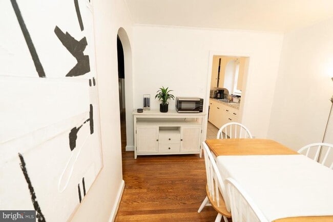 Building Photo - 1037 16th St S