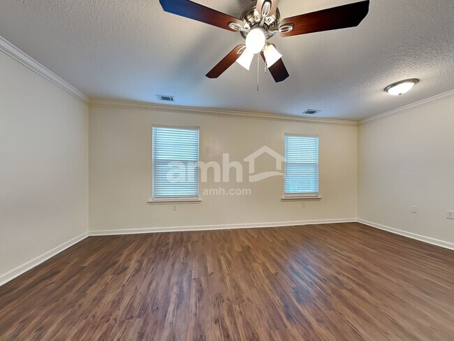 Building Photo - 105 Redrock Ct