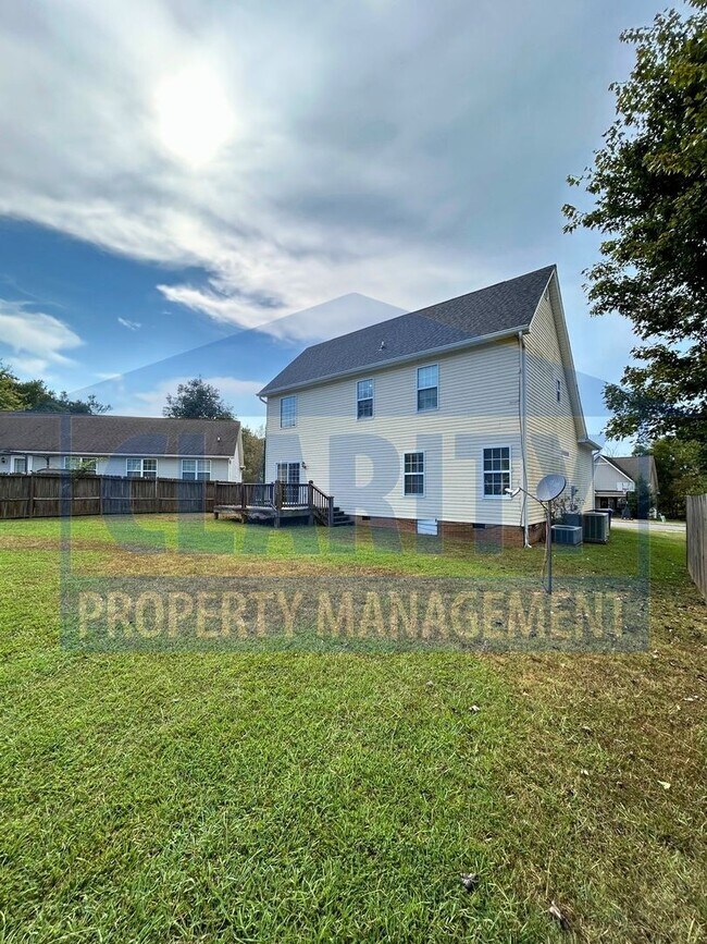 Building Photo - 3131 Pin Oaks Cir NE