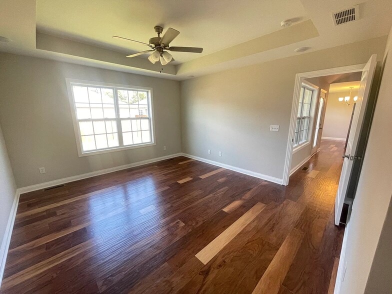Building Photo - 2027 Spring Lakes Cir