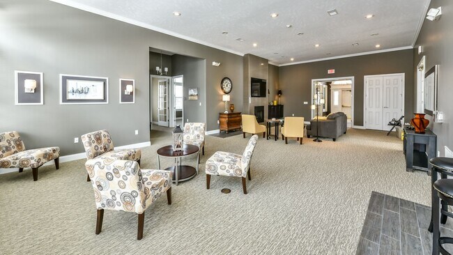 Building Photo - First Floor Rear View Three Bedroom in a Gated Community!